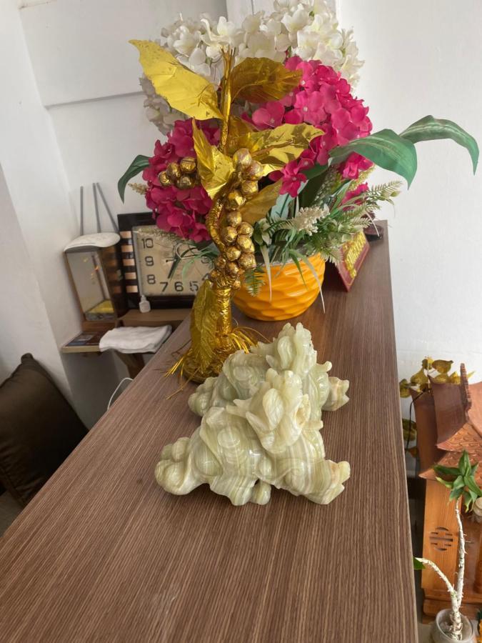 Valentine Boutique Hotel 万荣 外观 照片