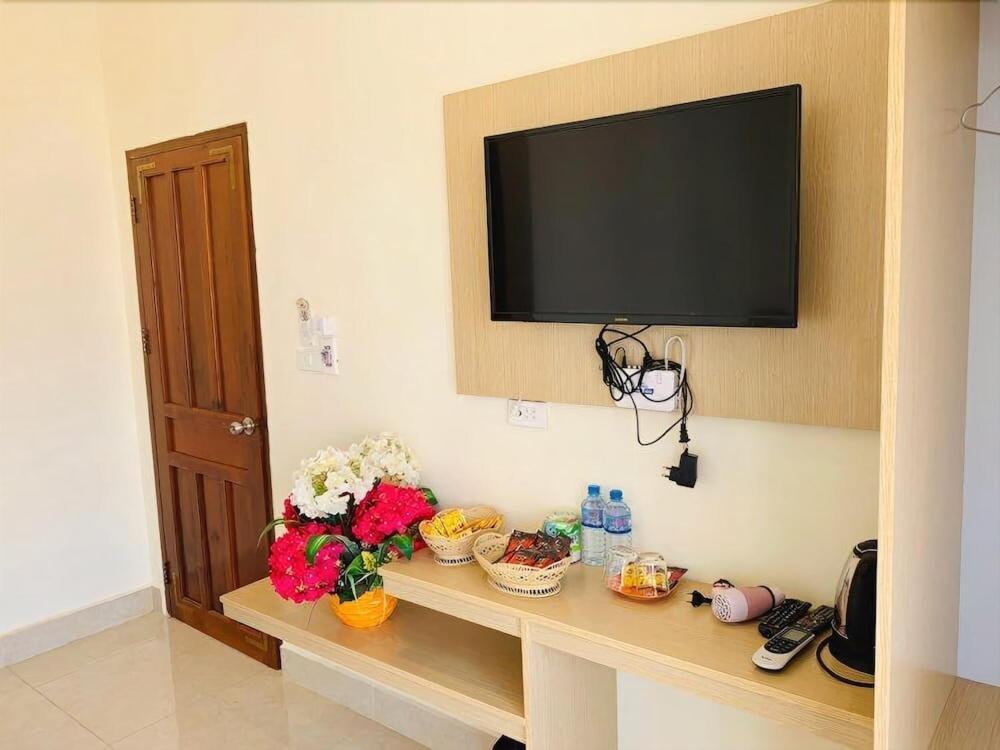 Valentine Boutique Hotel 万荣 外观 照片