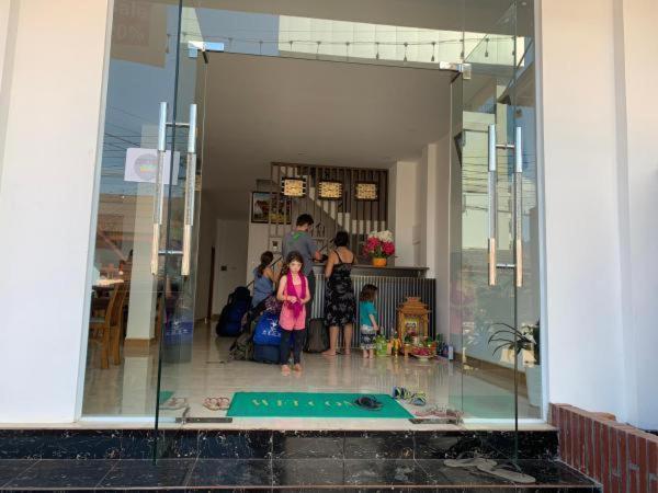 Valentine Boutique Hotel 万荣 外观 照片
