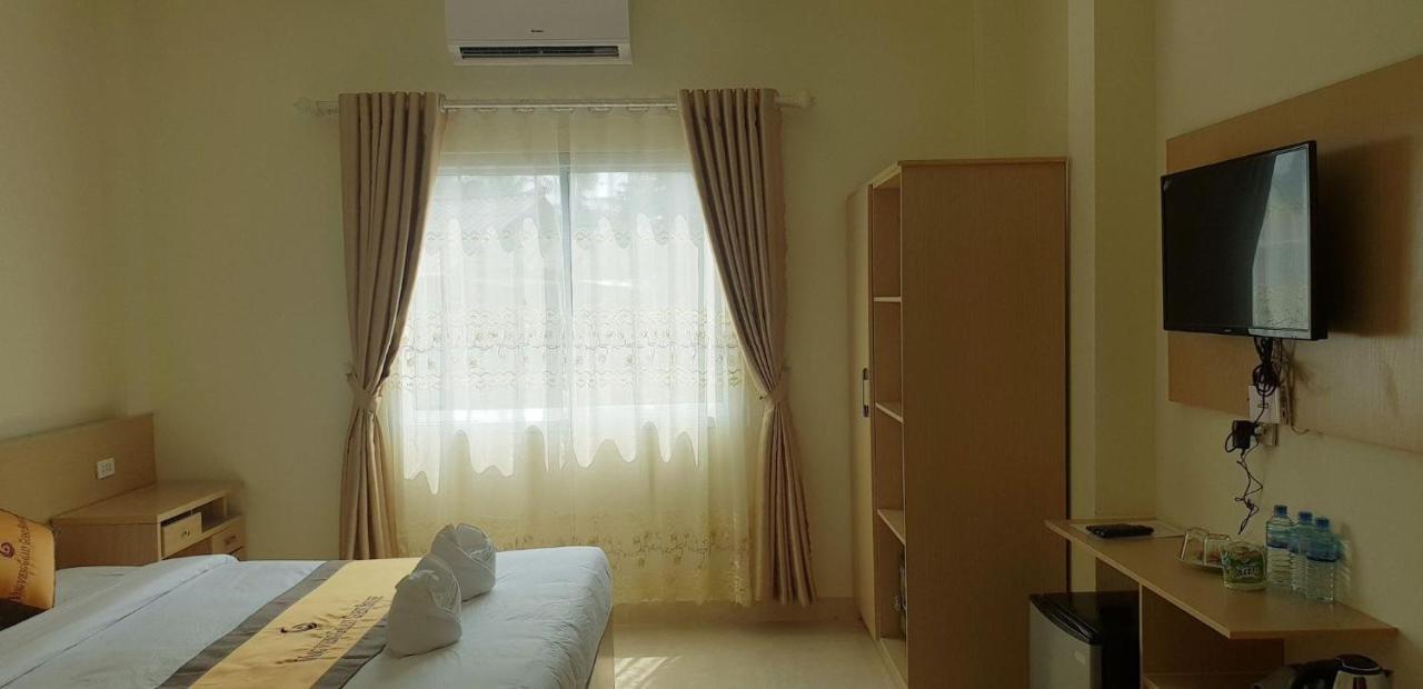 Valentine Boutique Hotel 万荣 外观 照片