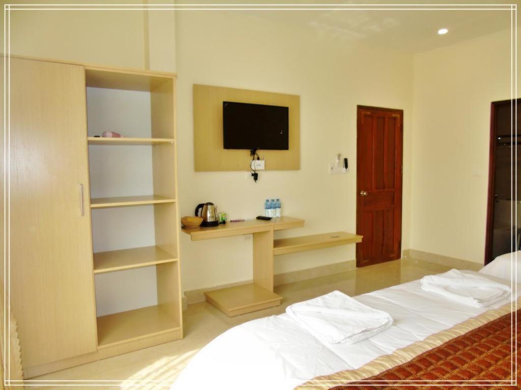 Valentine Boutique Hotel 万荣 外观 照片