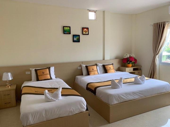 Valentine Boutique Hotel 万荣 外观 照片