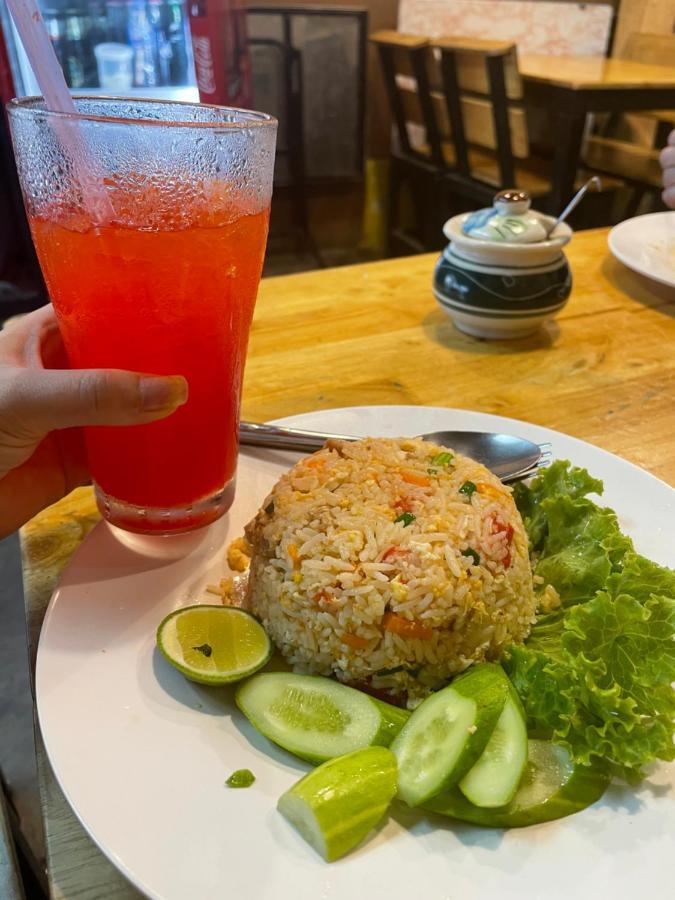 Valentine Boutique Hotel 万荣 外观 照片