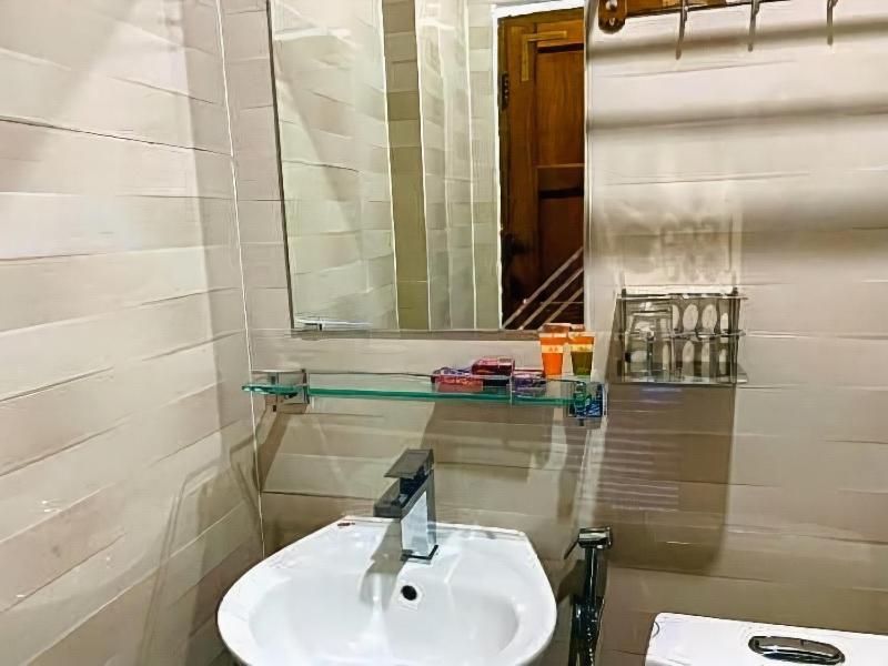 Valentine Boutique Hotel 万荣 外观 照片